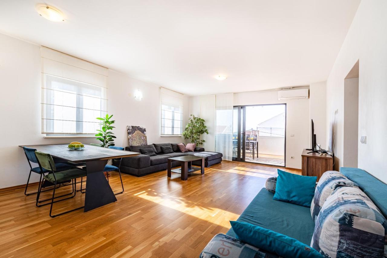 Apartman Eta ซาดาร์ ภายนอก รูปภาพ