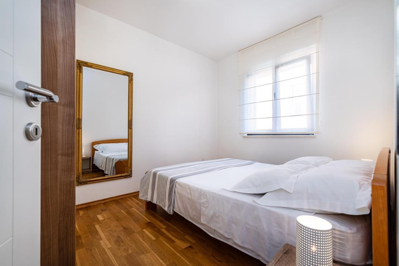 Apartman Eta ซาดาร์ ภายนอก รูปภาพ